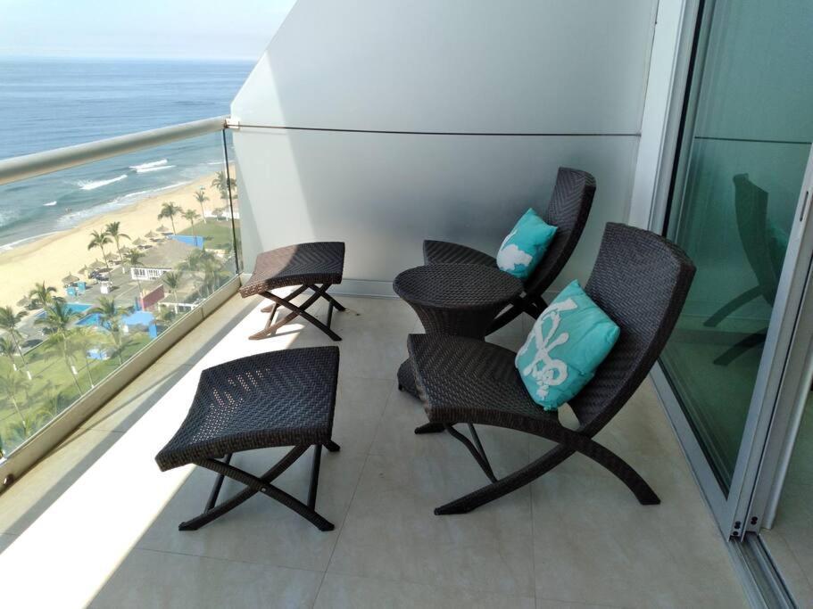 Beautiful 3 Bedroom, Fully Furnished, On The Beach Mazatlan Dış mekan fotoğraf